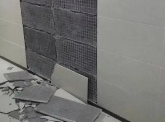 猇亭瓷砖空鼓维修公司分享下猇亭墙砖松动维修的知识